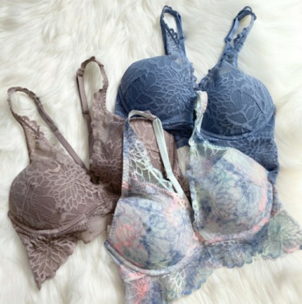 (SOLD)BUNDLE VS LACE BRALETTES